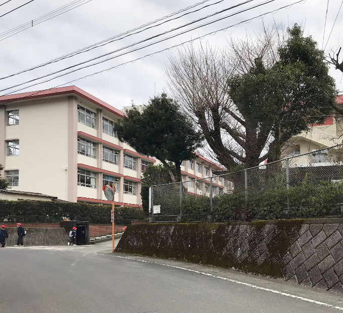 川上小学校