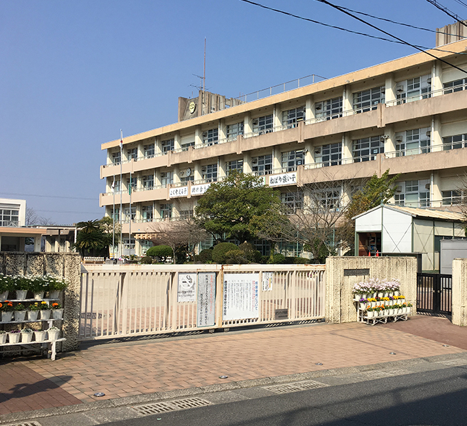 草牟田小学校