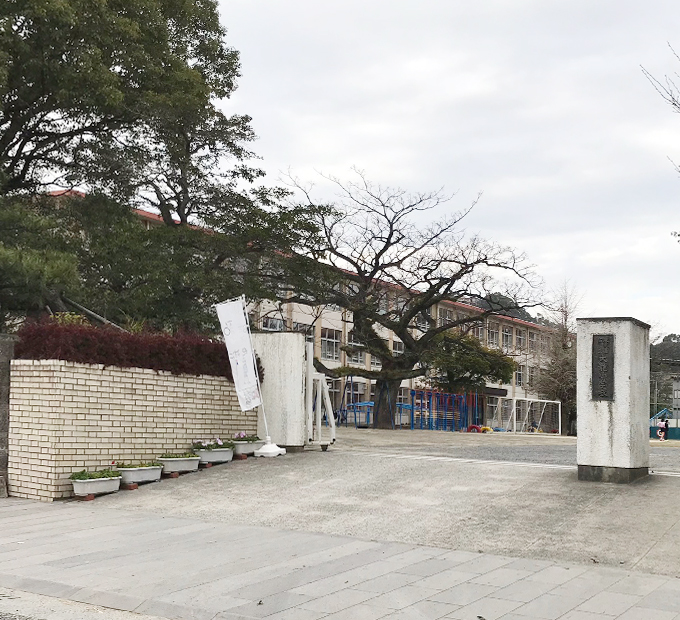 大龍小学校