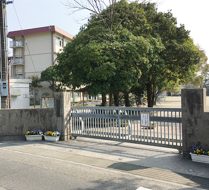 西田小学校