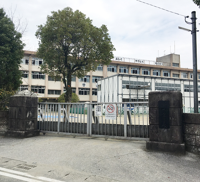 西谷山小学校